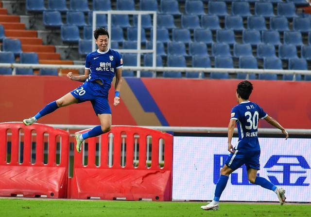 AG官网-高准翼反戈战斩获三镇首球不窃喜：双方踢得都很好