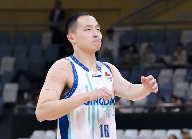 PA真人-王奕博全场出战15分钟，投篮1中0得到1分0篮板0助攻